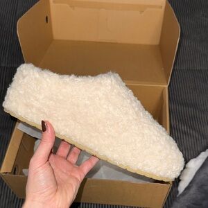 Cozy Cream Women's Slippers